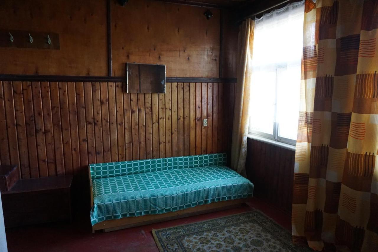 Pilskalnu Hostelis Kuldiga Exterior photo