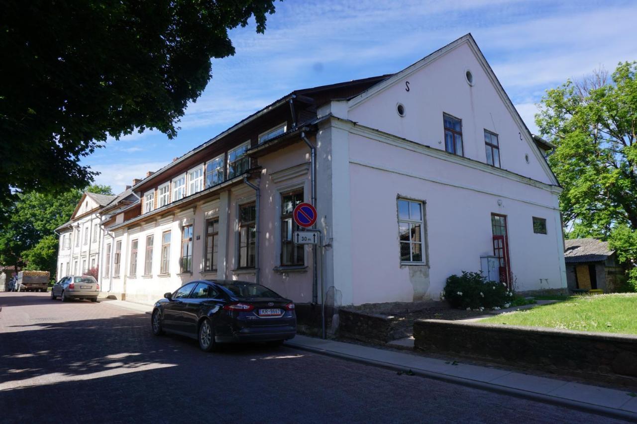 Pilskalnu Hostelis Kuldiga Exterior photo